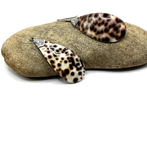 Tiger Cowrie Shell Earrings • 925 Silver Cuff - beach vibe - Picture 2 of 6